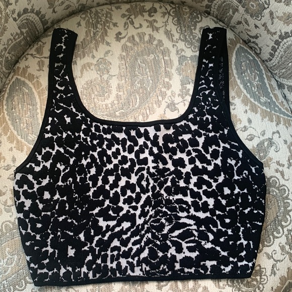 Babaton. Scoop neck crop top - Picture 1 of 5
